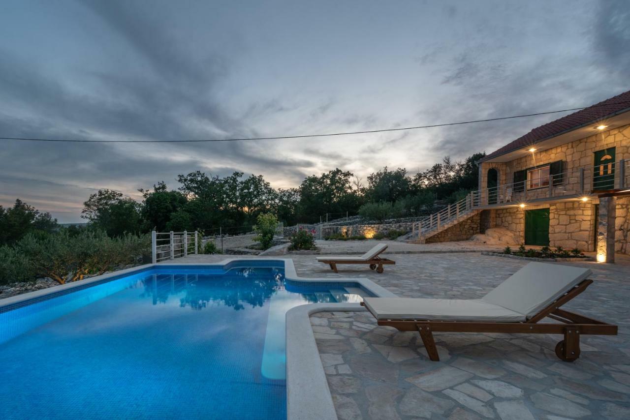 Villa Zuza Bristivica エクステリア 写真