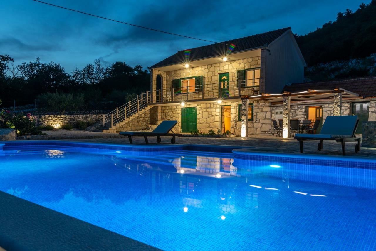 Villa Zuza Bristivica エクステリア 写真
