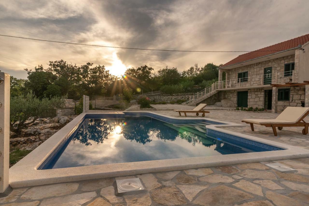 Villa Zuza Bristivica エクステリア 写真