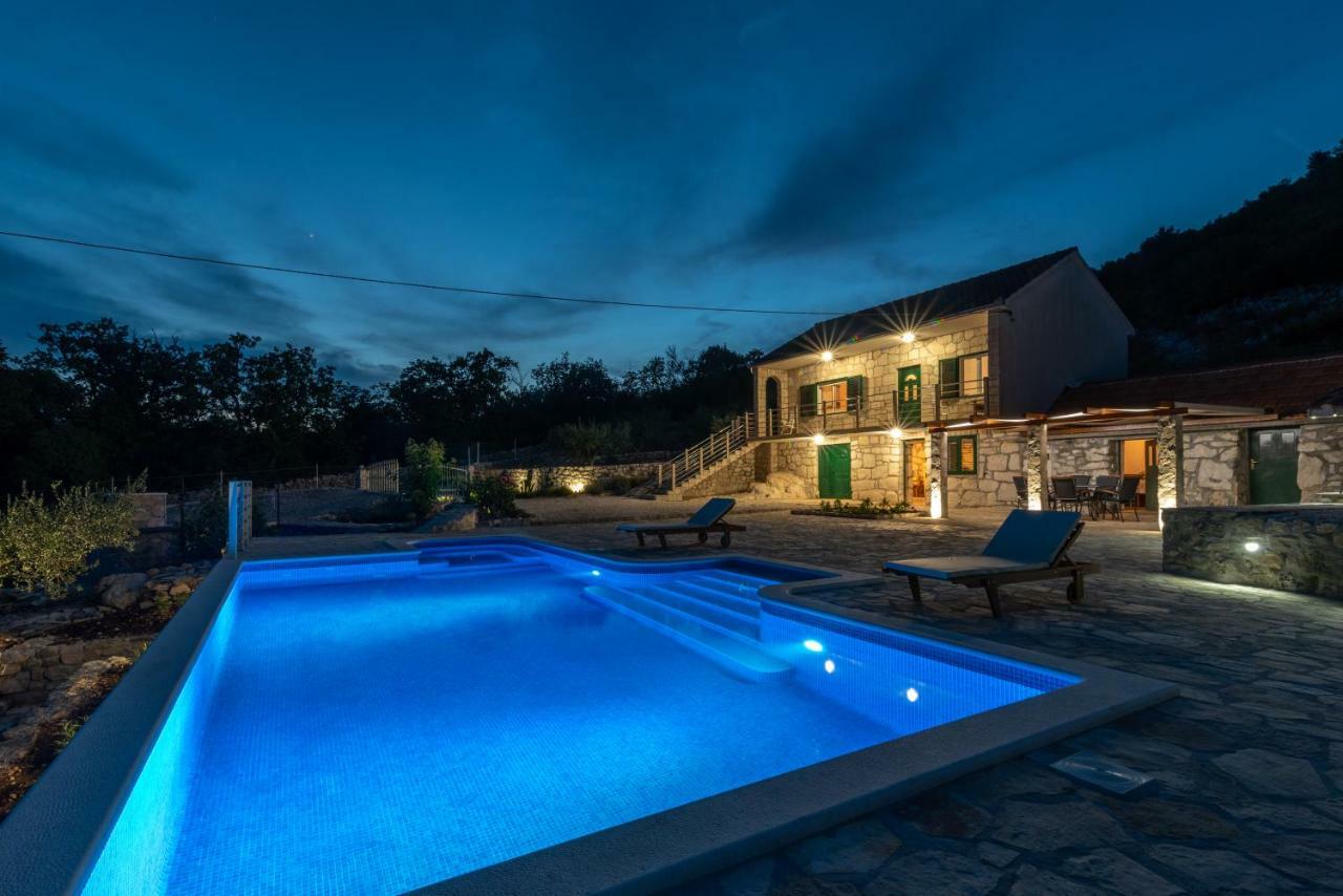 Villa Zuza Bristivica エクステリア 写真