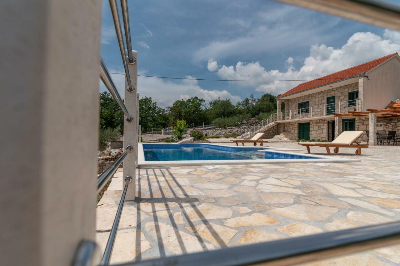 Villa Zuza Bristivica エクステリア 写真